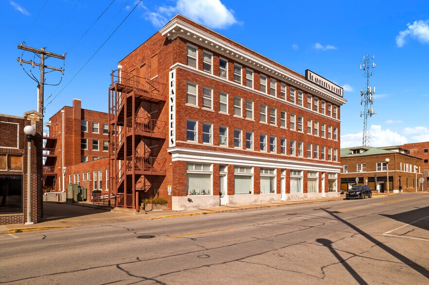 Primary Photo Of 301 W Washington, Kirksville Apartments For Sale