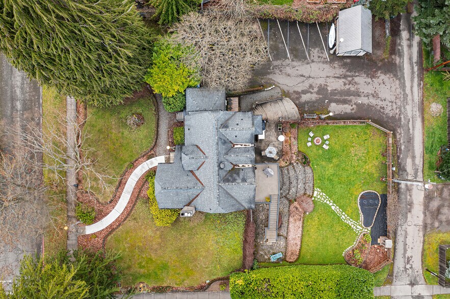 More Photos Of 131 E 12th St, Port Angeles Hotel For Sale