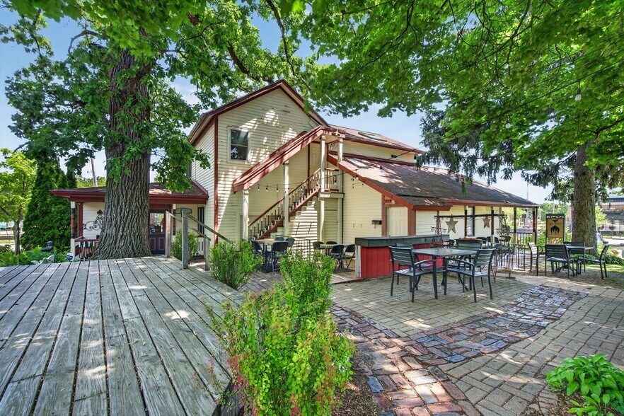 More Photos Of 211 W Railroad Ave, Bartlett Storefront Retail Residential For Sale