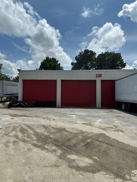 Primary Photo Of 3300 Hamilton Blvd SE, Hapeville Warehouse For Sale