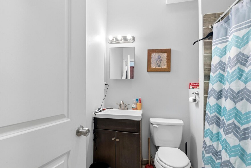 More Photos Of 825 N 41st St, Philadelphia Apartments For Sale