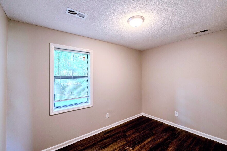 More Photos Of 600 S Vyne St, Rocky Mount Apartments For Sale