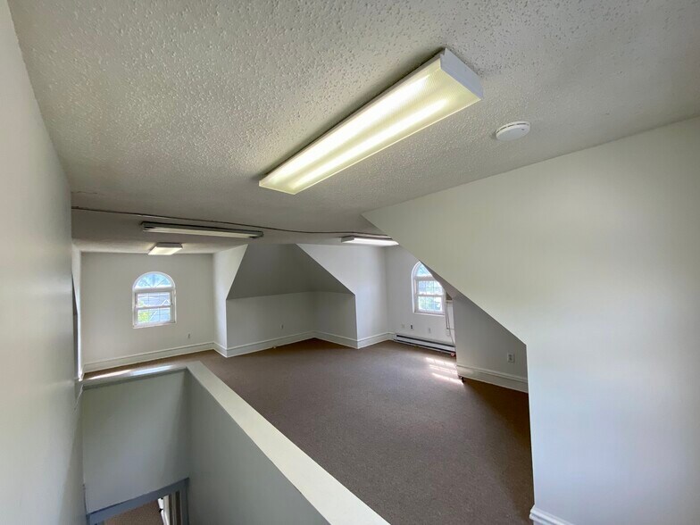 More Photos Of 402 S White Horse Pike, Audubon Office For Sale