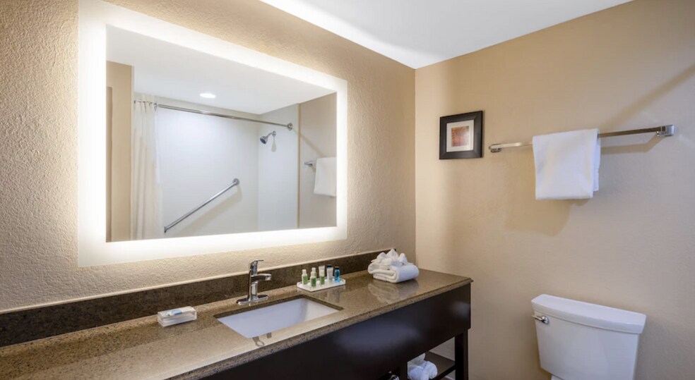 More Photos Of 2170 South Rd, Poughkeepsie Hotel For Sale