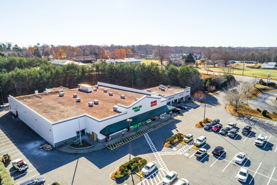 More Photos Of 3027-3035 Centennial Blvd, Claremont Storefront For Lease