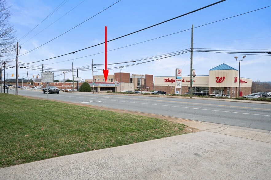 More Photos Of 120 Kapp St, Dobson General Retail For Sale