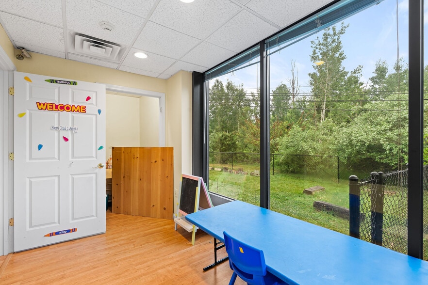 More Photos Of 1 Beverly Dr, Sterling Storefront For Sale