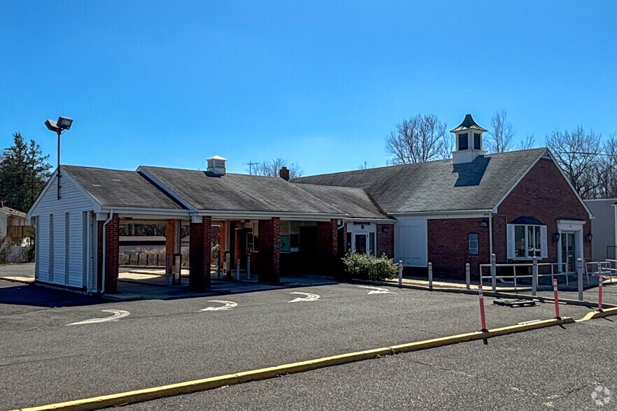 Primary Photo Of 62 Leonardville Rd, Belford Bank For Lease