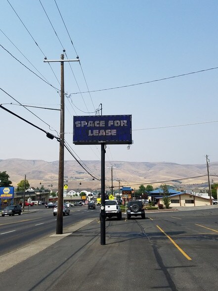 More Photos Of 1039 21st St, Lewiston General Retail For Lease