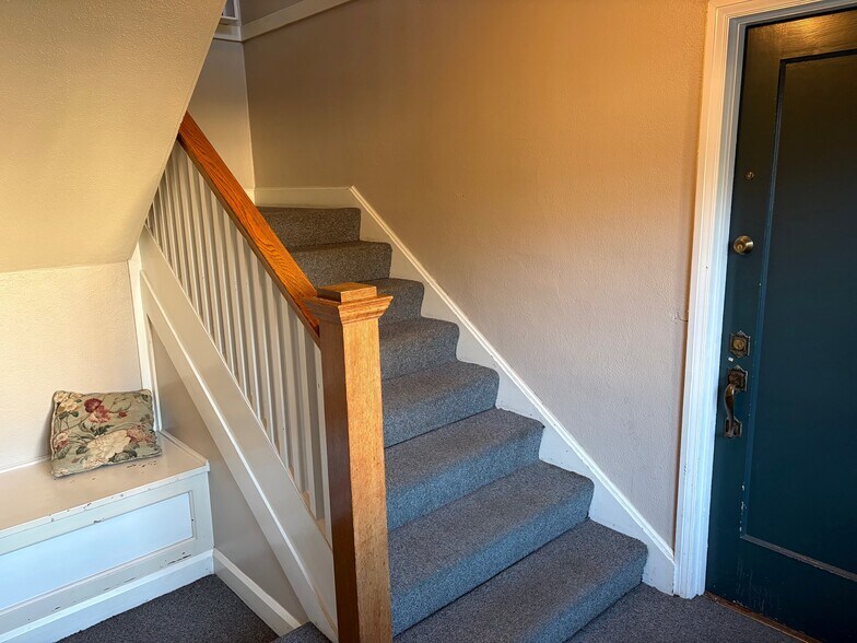 More Photos Of 2010 SE Sherman St, Portland Apartments For Sale