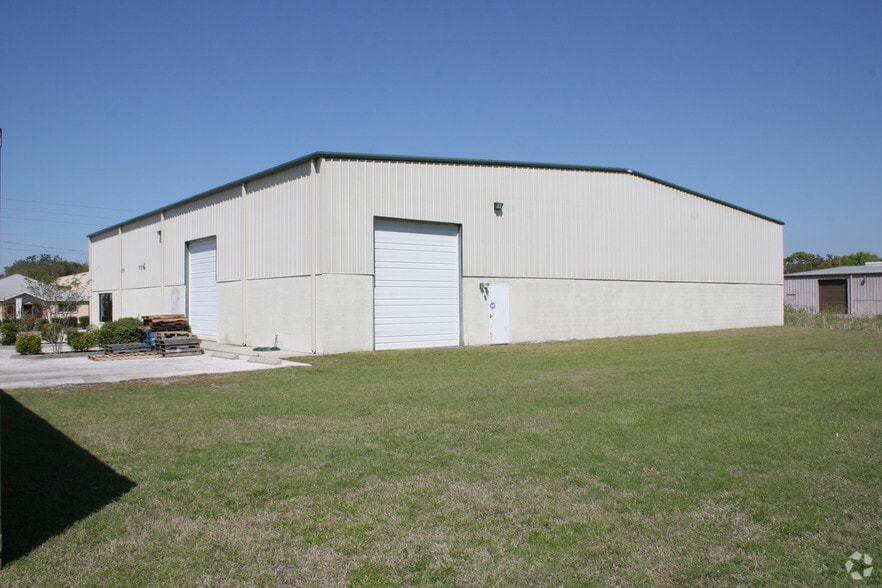 More Photos Of 4126 Louis Ave, Holiday Warehouse For Sale