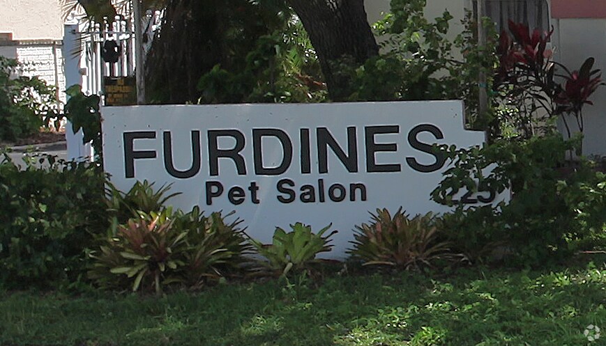 More Photos Of 225 NW 20th St, Boca Raton Freestanding For Lease