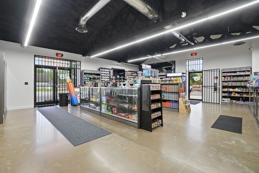 More Photos Of 116-118 S Water St, Wilmington Storefront Retail Office For Sale