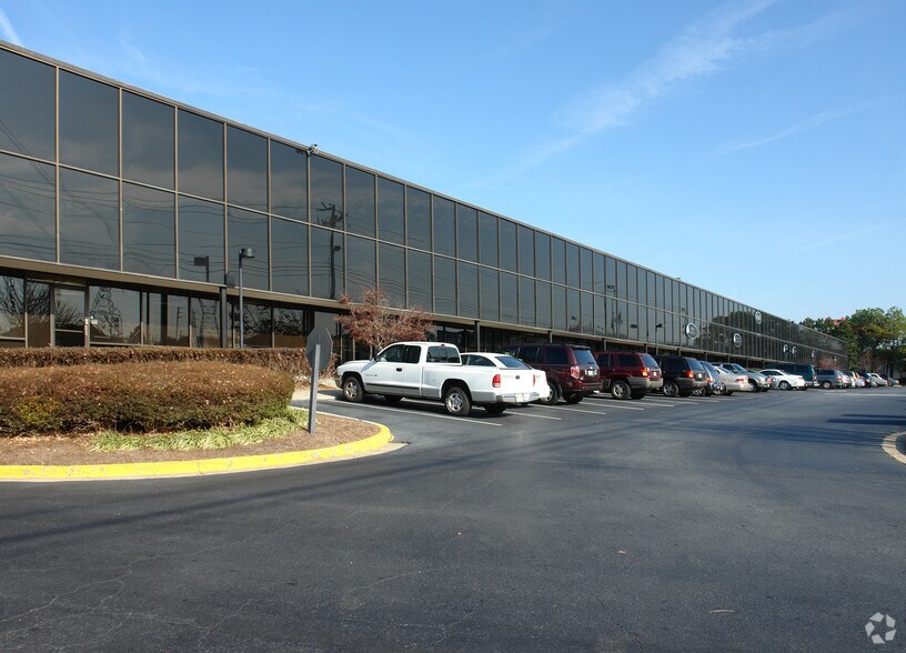 More Photos Of 6649 Peachtree Industrial Blvd, Norcross Unknown For Lease