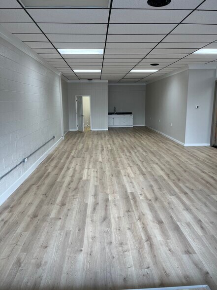 More Photos Of 2107 Whitesburg Dr SE, Huntsville Storefront For Lease