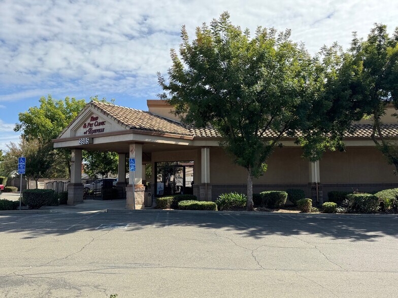 More Photos Of 3985 Foothills Blvd, Roseville Veterinarian Kennel For Sale