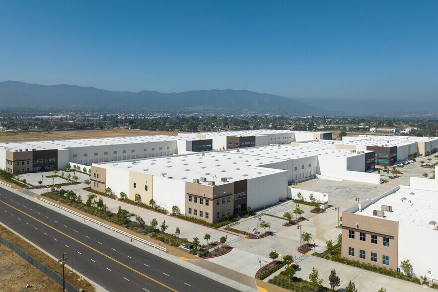 More Photos Of 1800 Mountain Ave, Norco Warehouse For Lease