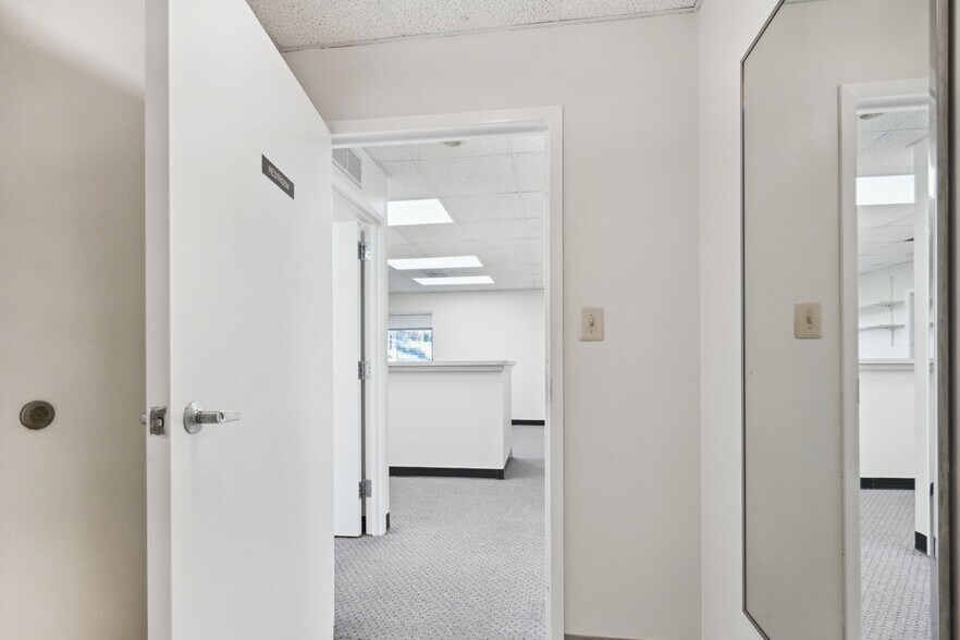 More Photos Of 2117-2123 Klockner Rd, Trenton Medical For Sale