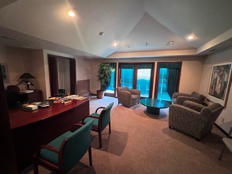 More Photos Of 8261 Diagonal Rd, Streetsboro Office For Lease