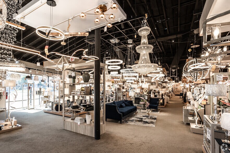 More Photos Of 18989 Hawthorne Blvd Beach, Redondo Beach Freestanding For Lease