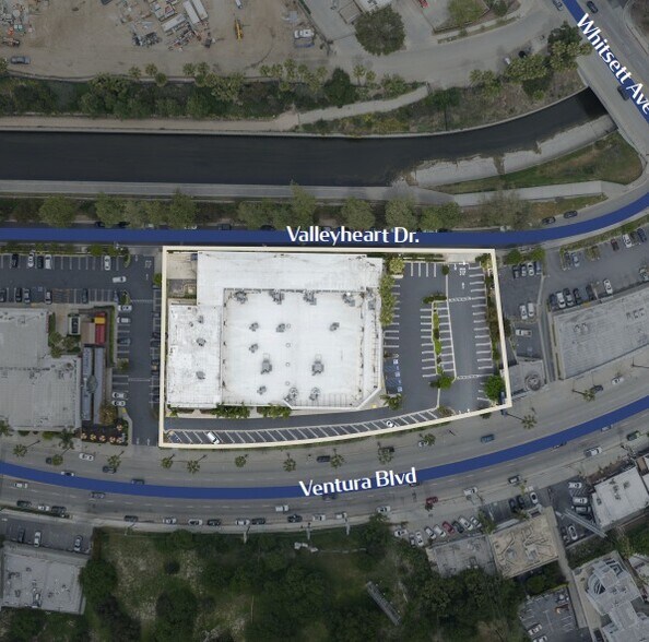 More Photos Of 12555-12565 Ventura Blvd, Studio City Department Store For Lease