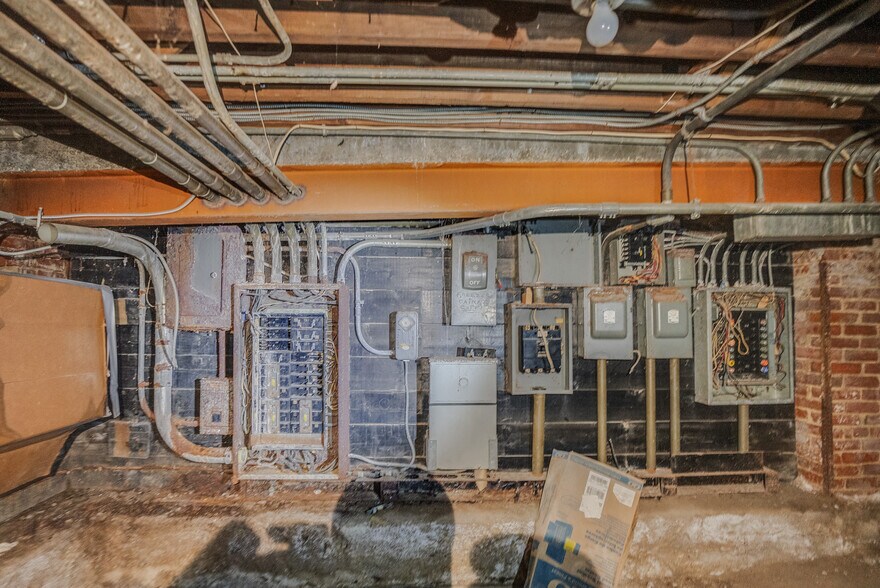 More Photos Of 567-573 Dwight St, Holyoke Storefront For Sale