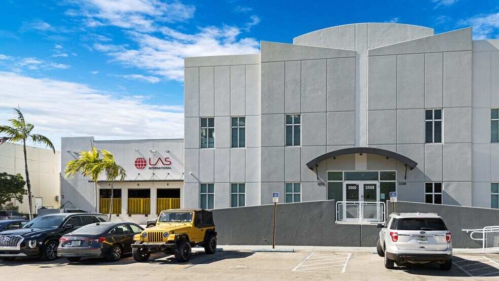 More Photos Of 3500-3508 NW 114th Ave, Miami Warehouse For Lease