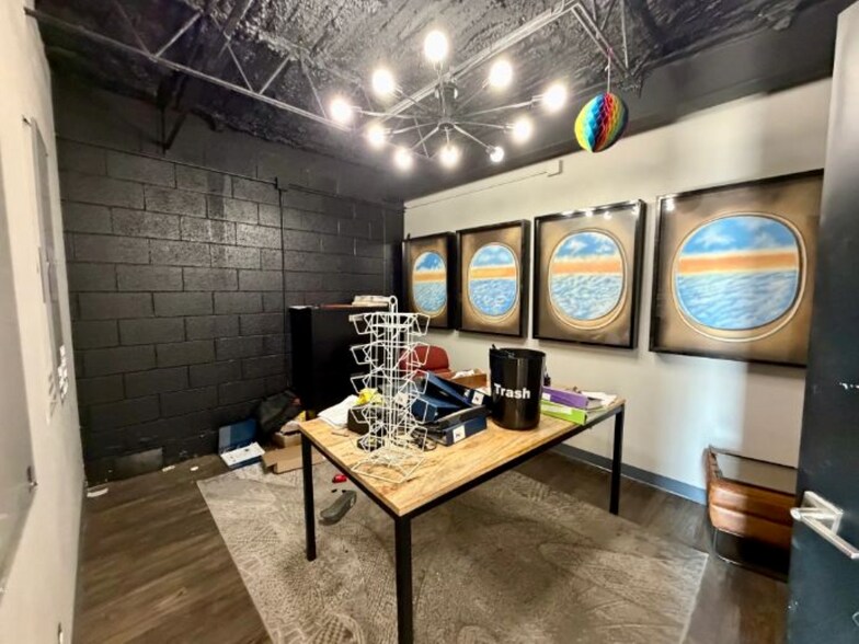 More Photos Of 2925 Lakeside Dr, Oklahoma City General Retail For Sale