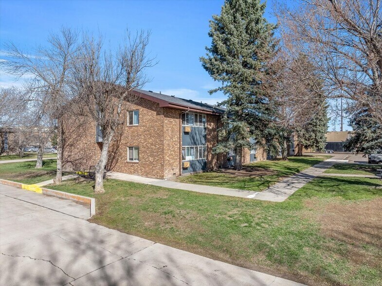 More Photos Of 1500 7th Ave, Belle Fourche Apartments For Sale