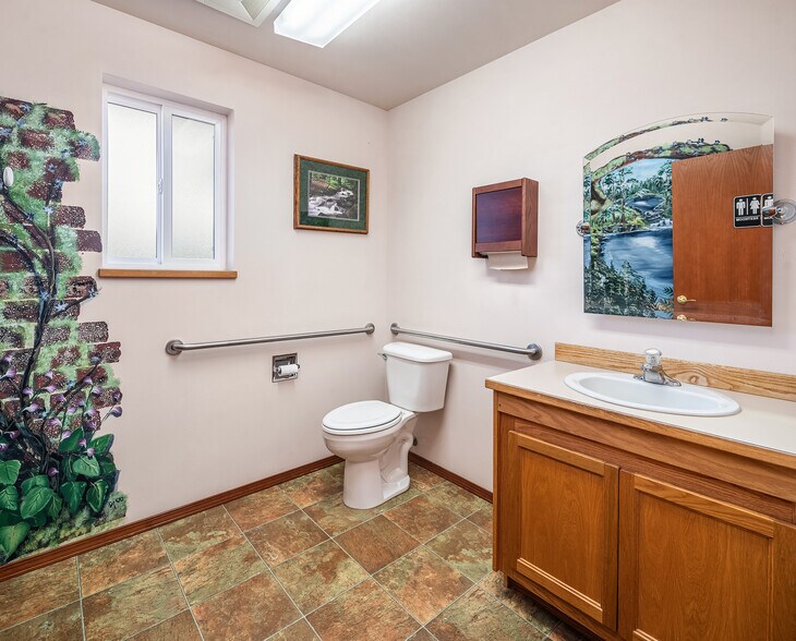 More Photos Of 424 Williams St, Mossyrock Office For Lease