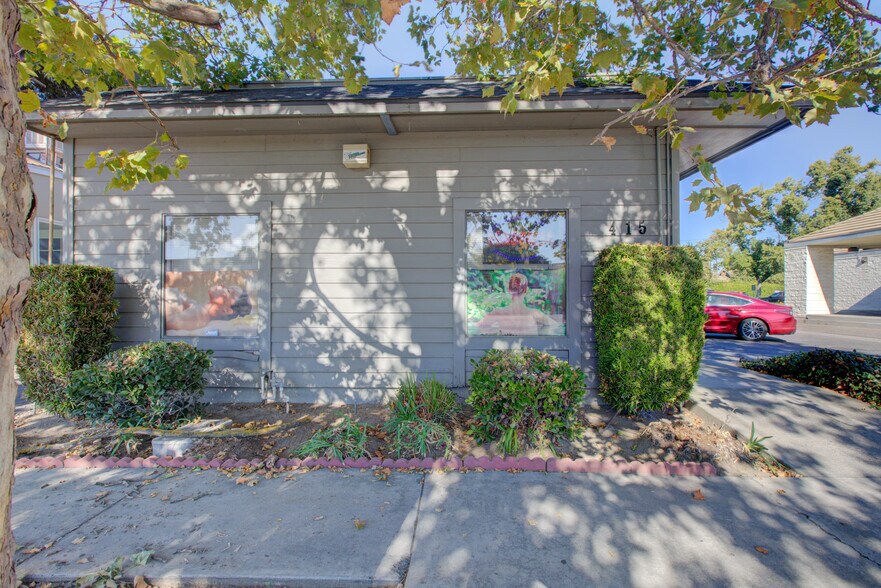 More Photos Of 415 E Olive Ave, Turlock Office For Sale