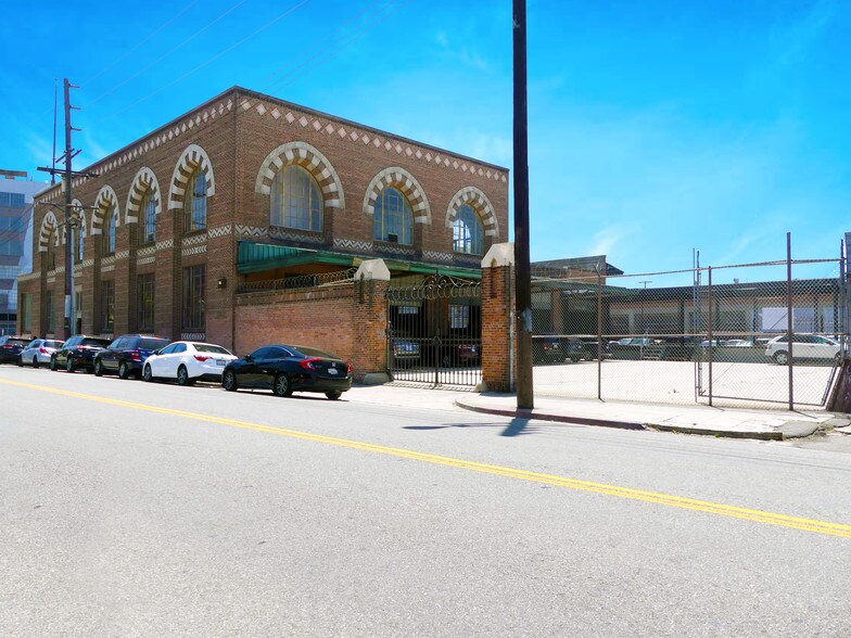 Primary Photo Of 635 S Mateo St, Los Angeles Unknown For Lease