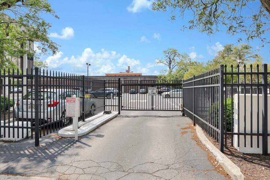 More Photos Of 141 E Town St, Columbus Office Residential For Lease