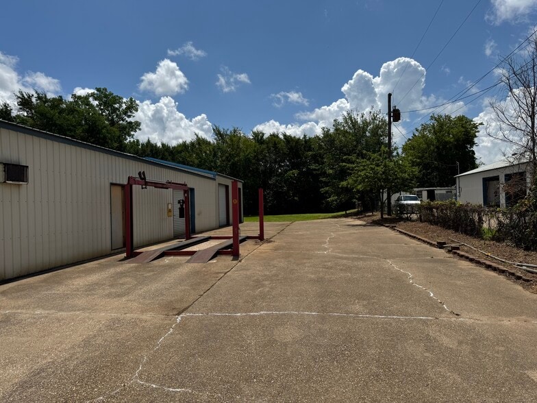 More Photos Of 15083 Highway 155 S, Tyler Warehouse For Sale