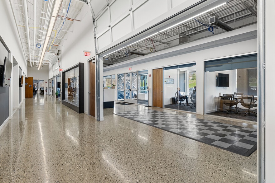 More Photos Of 40000 Grand River Ave, Novi Unknown For Lease