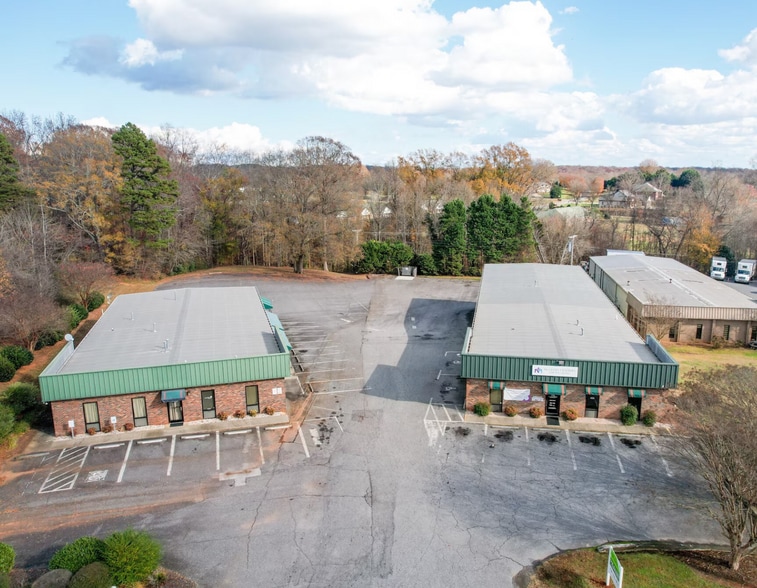 More Photos Of 636 Signal Hill Dr, Statesville Office For Lease
