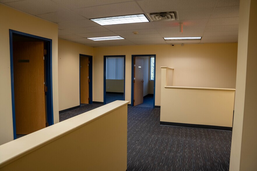More Photos Of 441 New Karner Rd, Albany Office For Lease