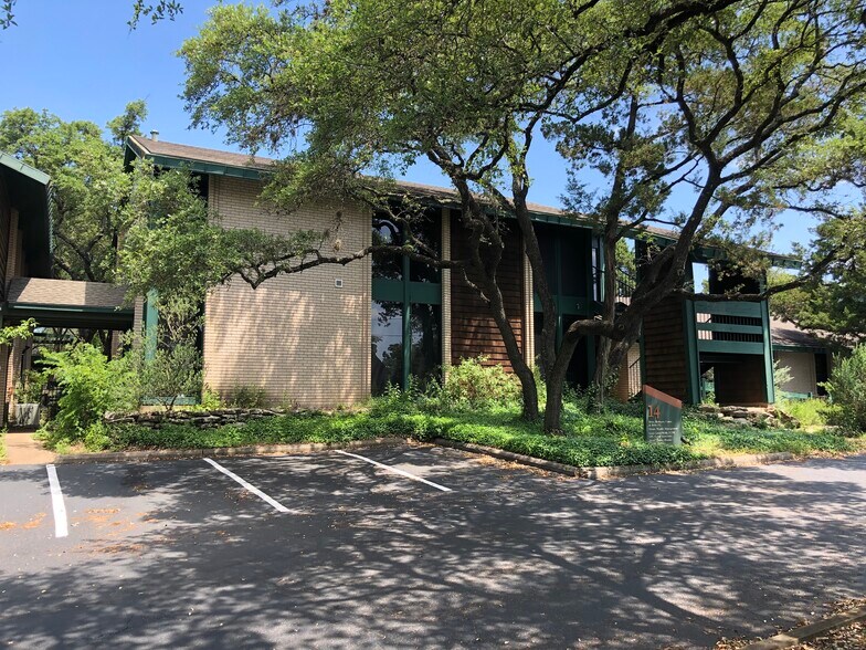 More Photos Of 2525 Wallingwood Dr, Austin Unknown For Lease