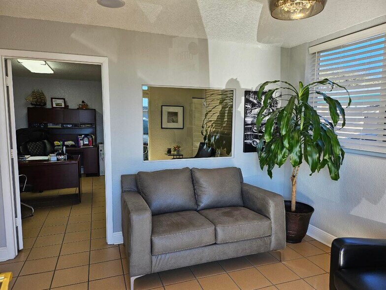 More Photos Of 4010 E 8th Ave, Hialeah General Retail For Sale