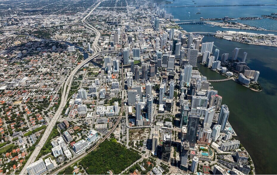 More Photos Of 232 SW 8th St, Miami Medical For Sale