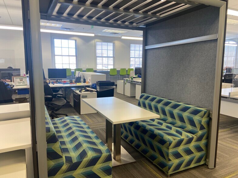 More Photos Of 3950 University Dr, Fairfax Office For Lease