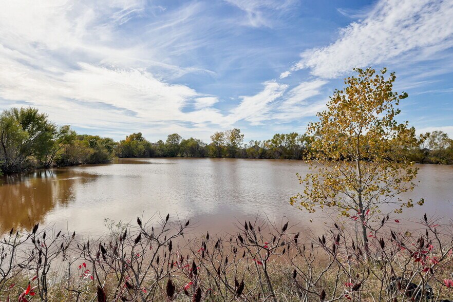 More Photos Of 301 W Tecumseh Rd, Norman Land For Sale