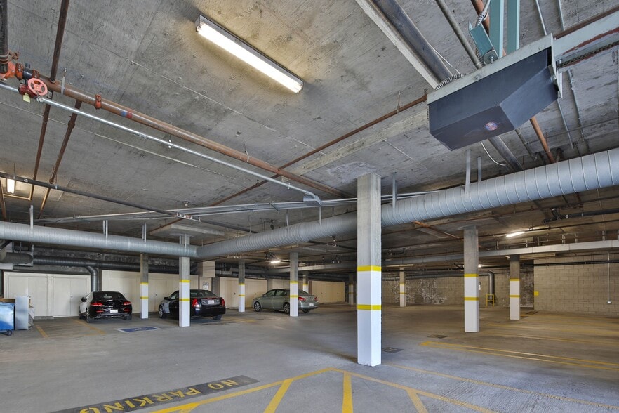 More Photos Of 2211 Corinth Ave, Los Angeles Medical For Sale