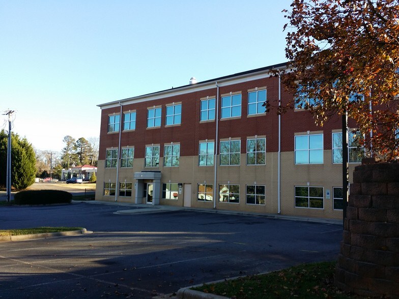 More Photos Of 502 W King St, Kings Mountain Medical For Lease