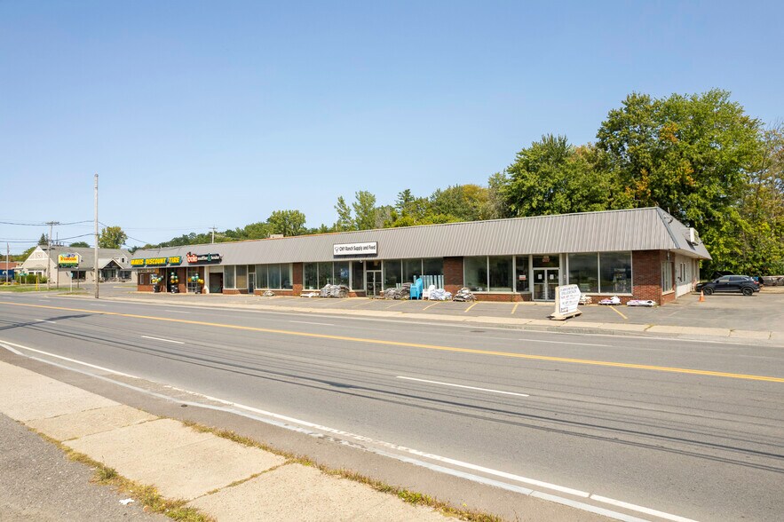 Primary Photo Of 807 S 4th St, Fulton General Retail For Sale