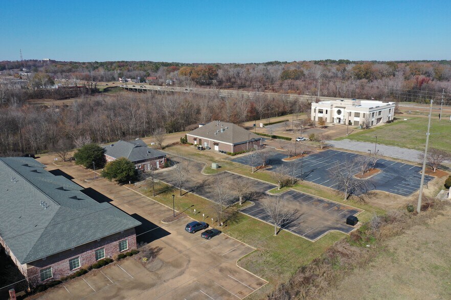 More Photos Of 128 River View Dr, Flowood Medical For Sale