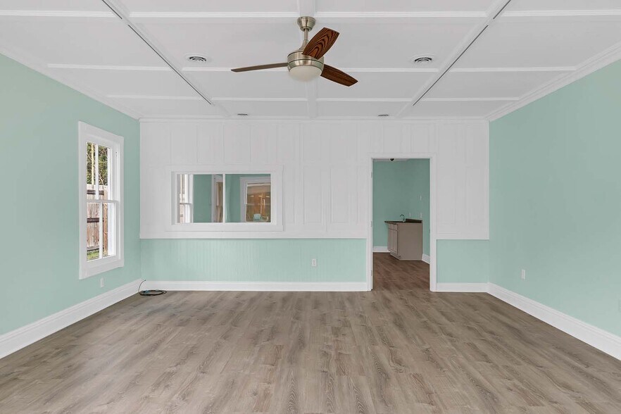 More Photos Of 55 Cross St, Urbanna General Retail For Sale