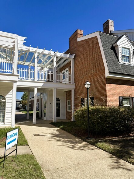 More Photos Of 11350 Pembrooke Sq, Waldorf Medical For Sale
