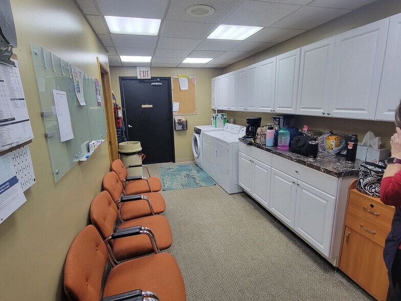 More Photos Of 5820 Gratiot Rd, Saginaw Office For Sale