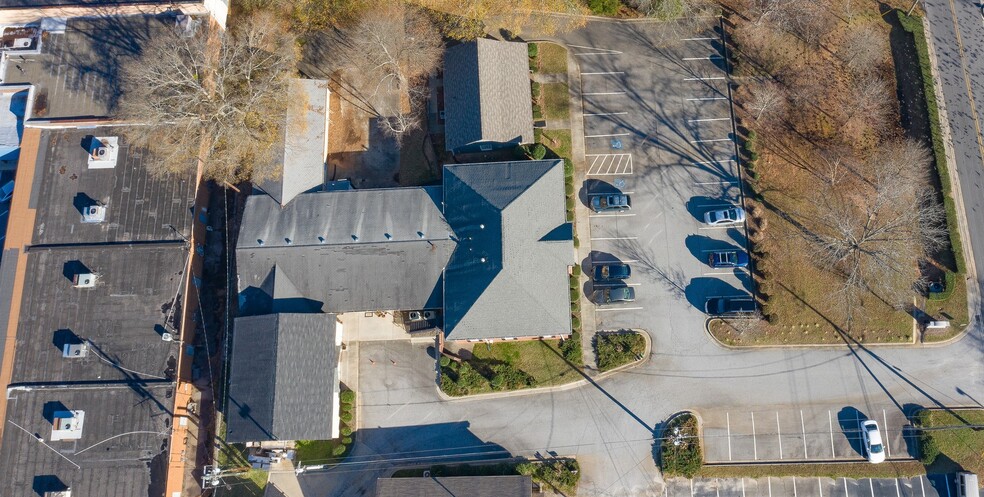 More Photos Of 365-409 Fayette Pl, Fayetteville General Retail For Lease